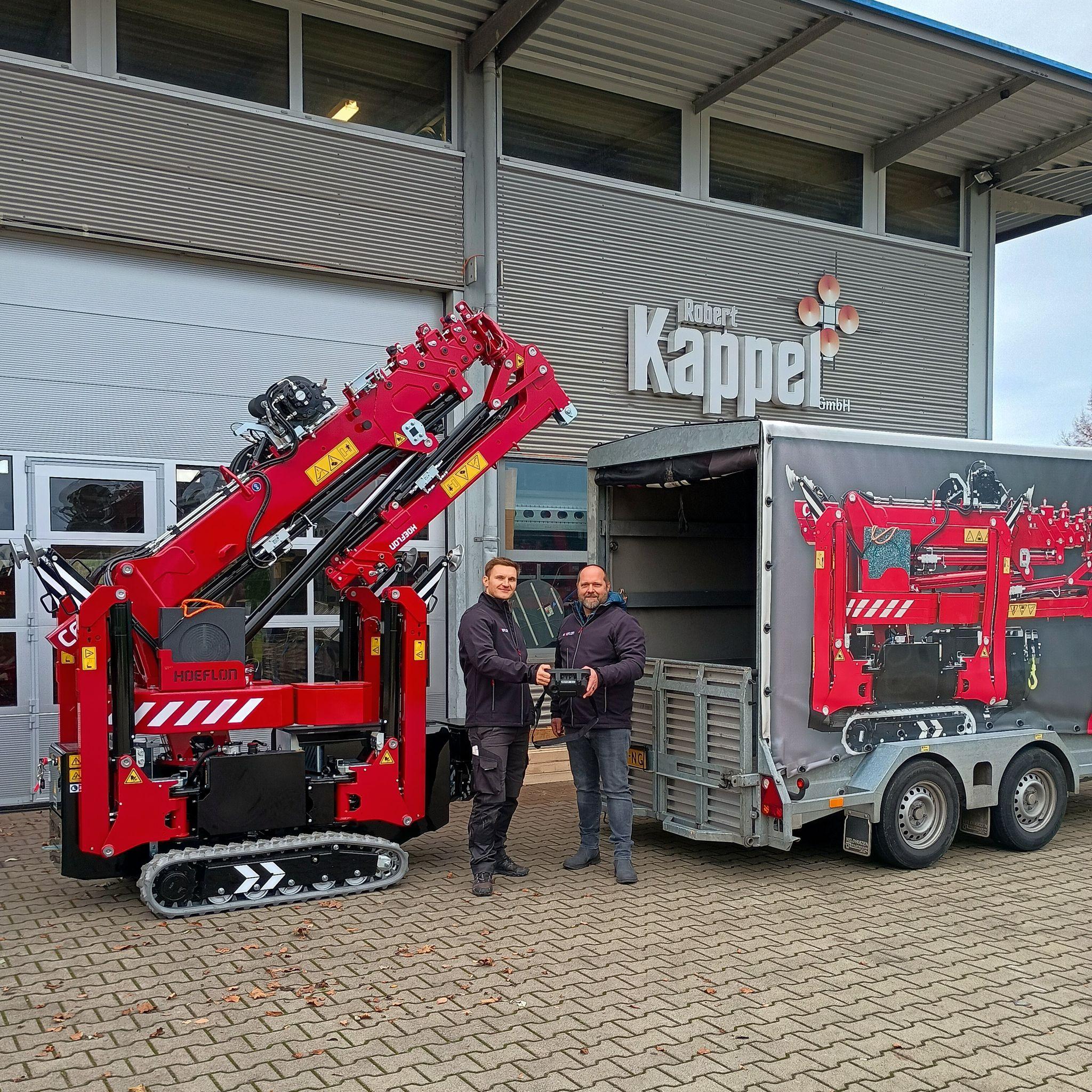 Overdracht van een Hoeflon kraan bij Robert Kappel GmbH.